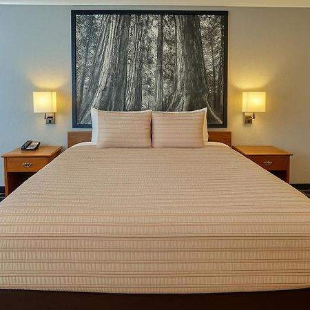 Creekside Inn & Suites Willits Exterior photo